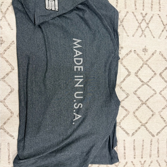 Selby Dark Gray Short Sleeve Tee - Picture 3 of 3